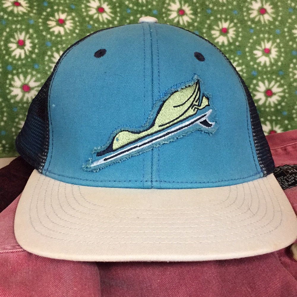 Toes on the Nose hat